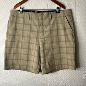 Salt Life SLX-QD Vapor Stretch Flat Front Board Plaid Shorts Size 40